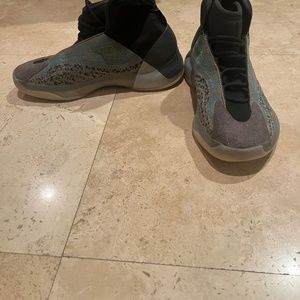 Adidas-Quantum Yeezy Seal Teal